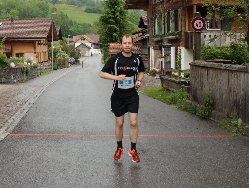 Michael Maurer am Start eines Sportanlasses.